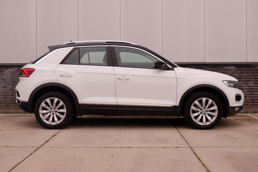 Volkswagen T-Roc 1.5 TSI Sport | Pano | Trekhaak | LED | Carplay | Camera | Virtual Cockpit | PDC
