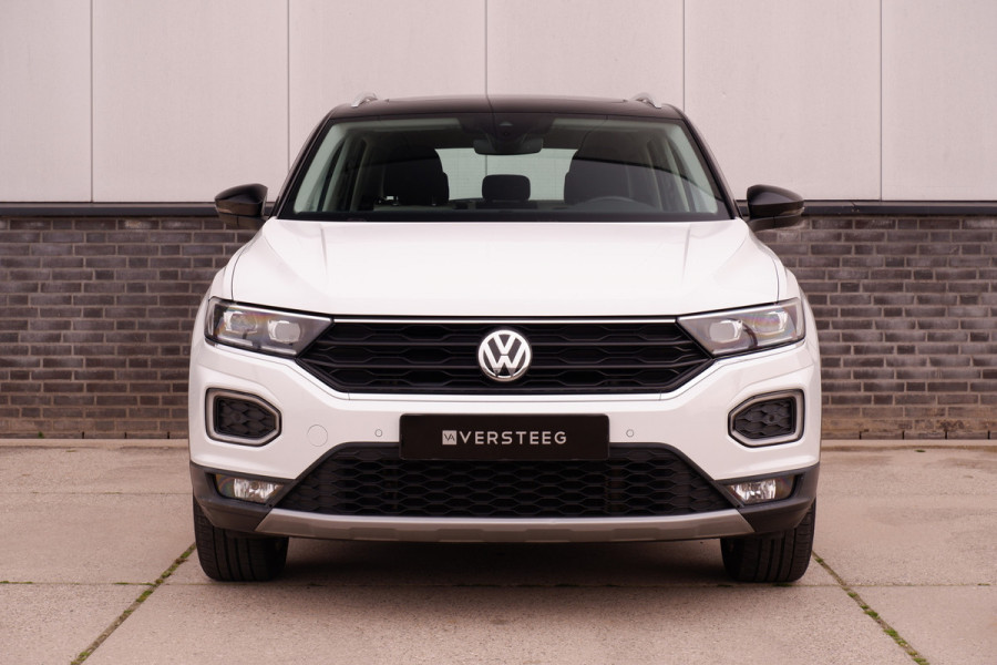 Volkswagen T-Roc 1.5 TSI Sport | Pano | Trekhaak | LED | Carplay | Camera | Virtual Cockpit | PDC