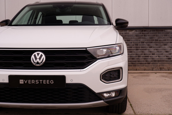Volkswagen T-Roc 1.5 TSI Sport | Pano | Trekhaak | LED | Carplay | Camera | Virtual Cockpit | PDC