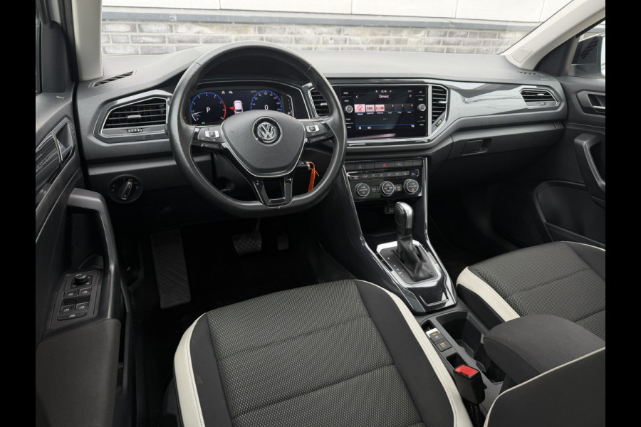Volkswagen T-Roc 1.5 TSI Sport | Pano | Trekhaak | LED | Carplay | Camera | Virtual Cockpit | PDC