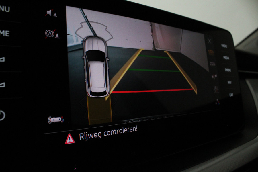 Škoda Kamiq 1.0 TSI Ambition > Automaat/Camera/Graphite Grey/Stoelverwarming...