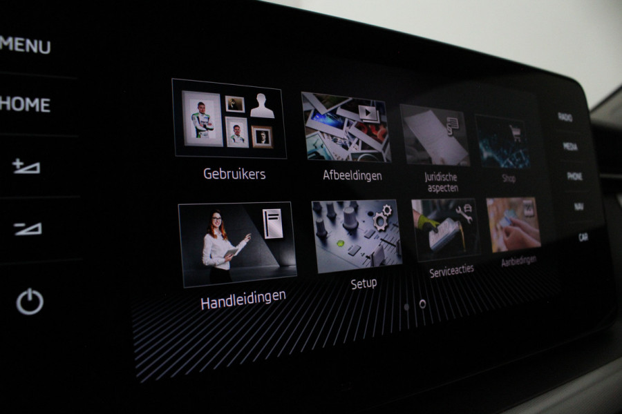 Škoda Kamiq 1.0 TSI Ambition > Automaat/Camera/Graphite Grey/Stoelverwarming...