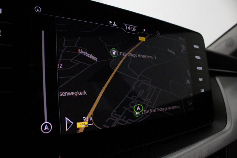 Škoda Kamiq 1.0 TSI Ambition > Automaat/Camera/Graphite Grey/Stoelverwarming...