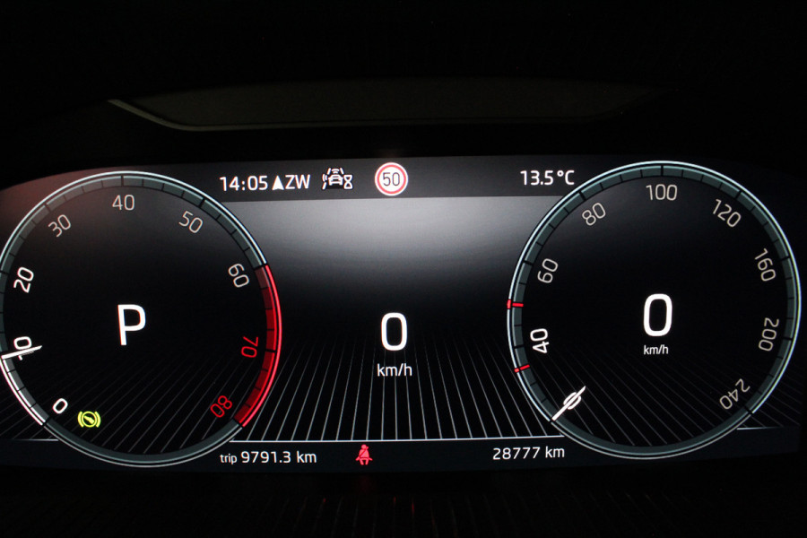 Škoda Kamiq 1.0 TSI Ambition > Automaat/Camera/Graphite Grey/Stoelverwarming...