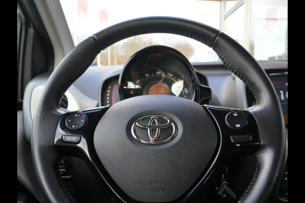 Toyota Aygo 1.0 VVT-i x-play Automaat | CarPlay | Achteruitrijcamera | Airco