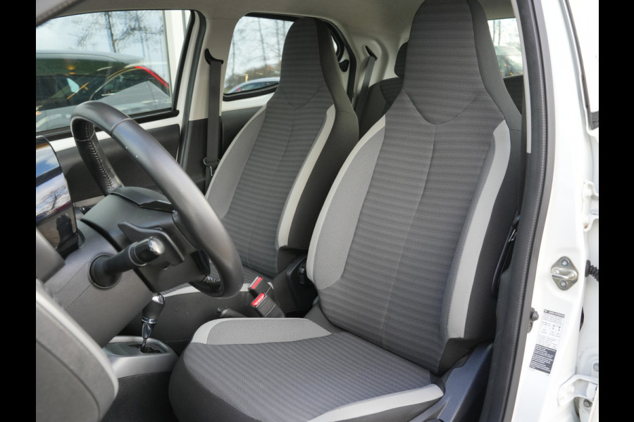 Toyota Aygo 1.0 VVT-i x-play Automaat | CarPlay | Achteruitrijcamera | Airco