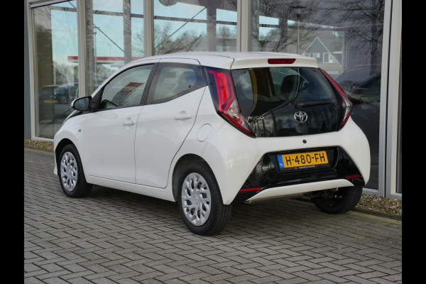 Toyota Aygo 1.0 VVT-i x-play Automaat | CarPlay | Achteruitrijcamera | Airco