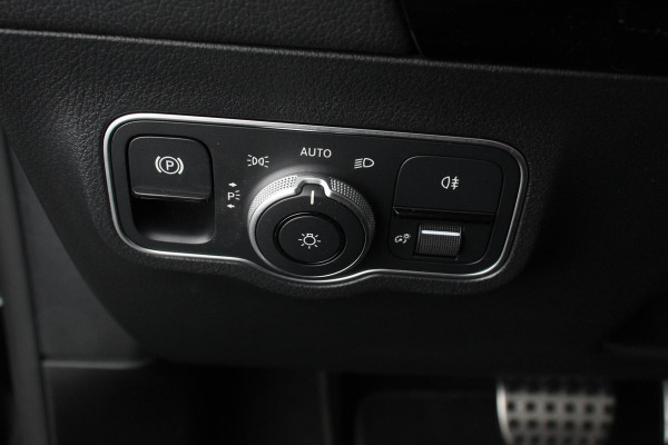 Mercedes-Benz GLA 250 e AMG Line Automaat PHEV Nieuw Model! | Leder | Navigatie Augmented reality | Virtual Cockpit | Handsfree electrische achterklep | Dab | Stoel verwarming | Led | Trekhaak