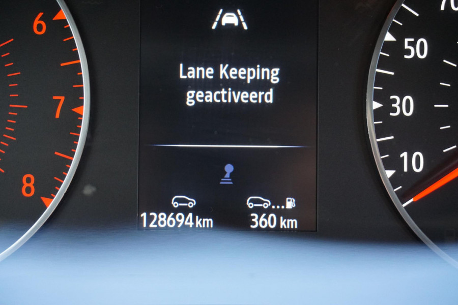 Renault Captur 1.0 TCe 90 Camera+PDC/Metallic lak/Navigatie/ Michelinbanden, bijna nieuw!