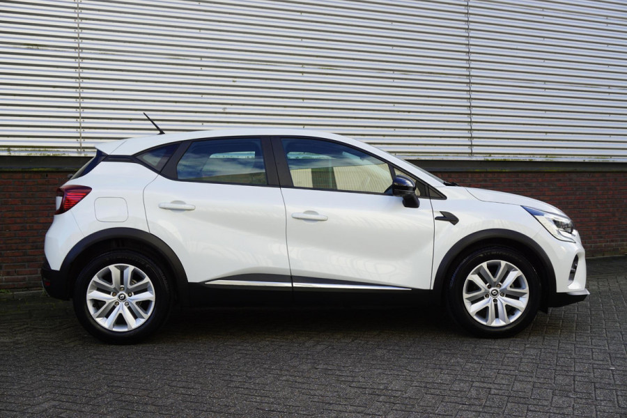 Renault Captur 1.0 TCe 90 Camera+PDC/Metallic lak/Navigatie/ Michelinbanden, bijna nieuw!
