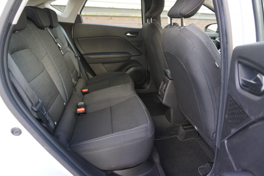 Renault Captur 1.0 TCe 90 Camera+PDC/Metallic lak/Navigatie/ Michelinbanden, bijna nieuw!