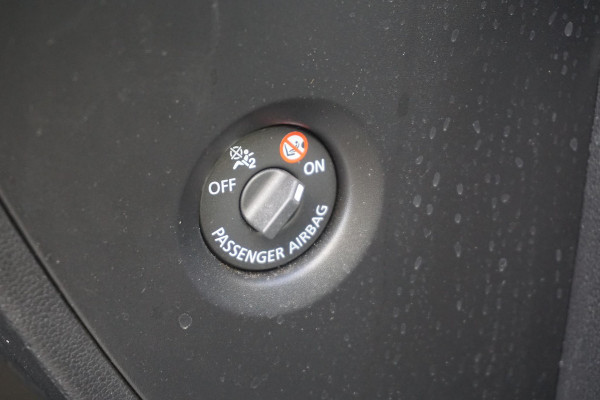 Renault Captur 1.0 TCe 90 Camera+PDC/Metallic lak/Navigatie/ Michelinbanden, bijna nieuw!