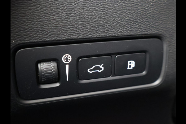 Volvo XC40 1.5 T5 RECHARGE 262 PK PLUG-IN INSCRIPTION + WEGKL. TREKHAAK | ADAPTIVE CRUISE | 19 INCH | CAMERA
