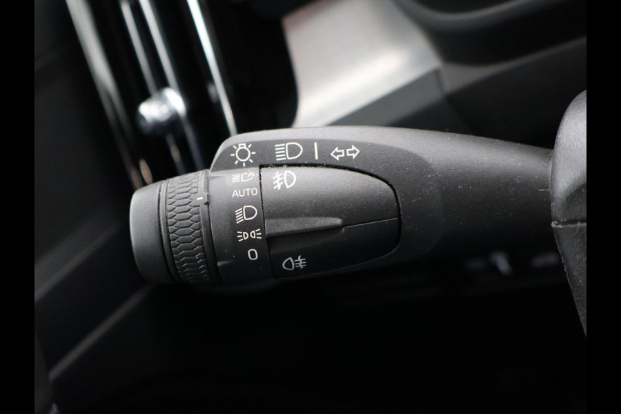 Volvo XC40 1.5 T5 RECHARGE 262 PK PLUG-IN INSCRIPTION + WEGKL. TREKHAAK | ADAPTIVE CRUISE | 19 INCH | CAMERA