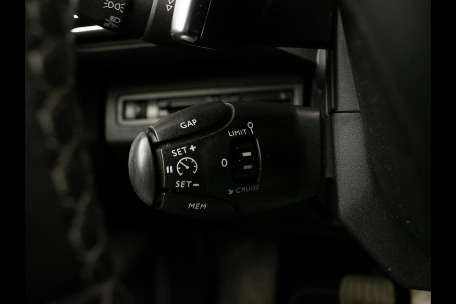 Peugeot 3008 1.2 PureTech Allure Sport (APPLE CARPLAY,NAVI,CAMERA,360 VIEW,ADAPTIVE CRUISE,CLIMATE,GETINT,SPORTSTOELEN,LM VELGEN)