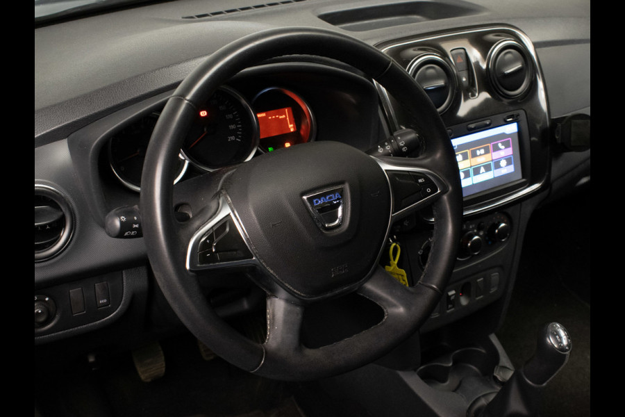 Dacia Logan MCV 0.9 TCe Laureate Sport (NAVI,CAMERA,PDC,CRUISE,BLUETOOTH,ELEKTRISCH PAKKET,SPORTSTOELEN,NETTE STAAT,NIEUWE APK)