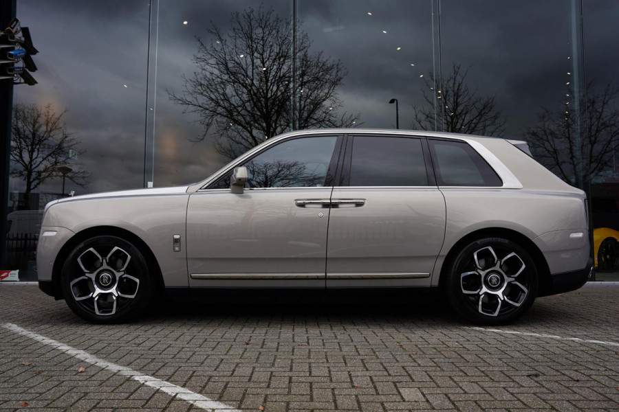 Rolls-Royce Cullinan 6.75 V12 / Bespoke Audio / Starlight / Twin-Coachline