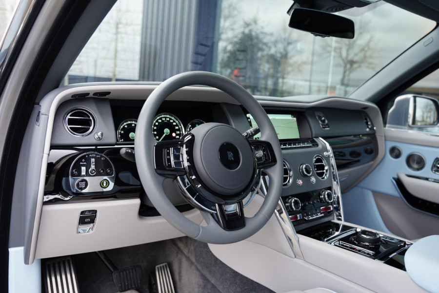 Rolls-Royce Cullinan 6.75 V12 / Bespoke Audio / Starlight / Twin-Coachline