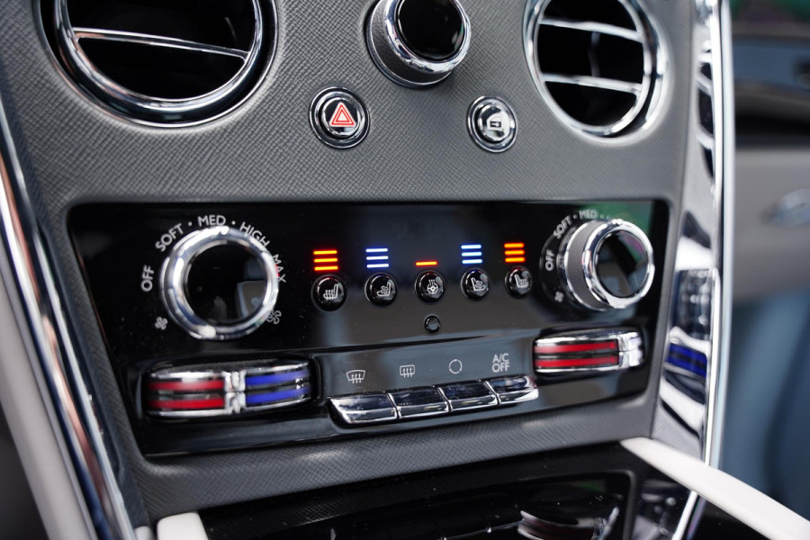 Rolls-Royce Cullinan 6.75 V12 / Bespoke Audio / Starlight / Twin-Coachline