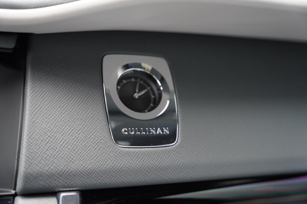 Rolls-Royce Cullinan 6.75 V12 / Bespoke Audio / Starlight / Twin-Coachline