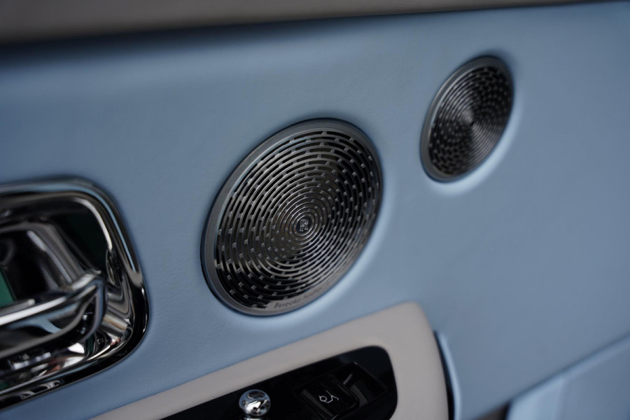 Rolls-Royce Cullinan 6.75 V12 / Bespoke Audio / Starlight / Twin-Coachline