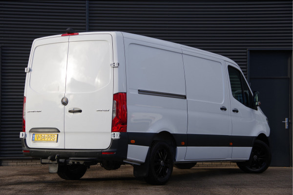 Mercedes-Benz Sprinter 319 3.0 CDI V6 L2H1 AUT. LED, 2.8T TREKHAAK, STANDKACHEL, CAMERA, NAVI, CLIMA