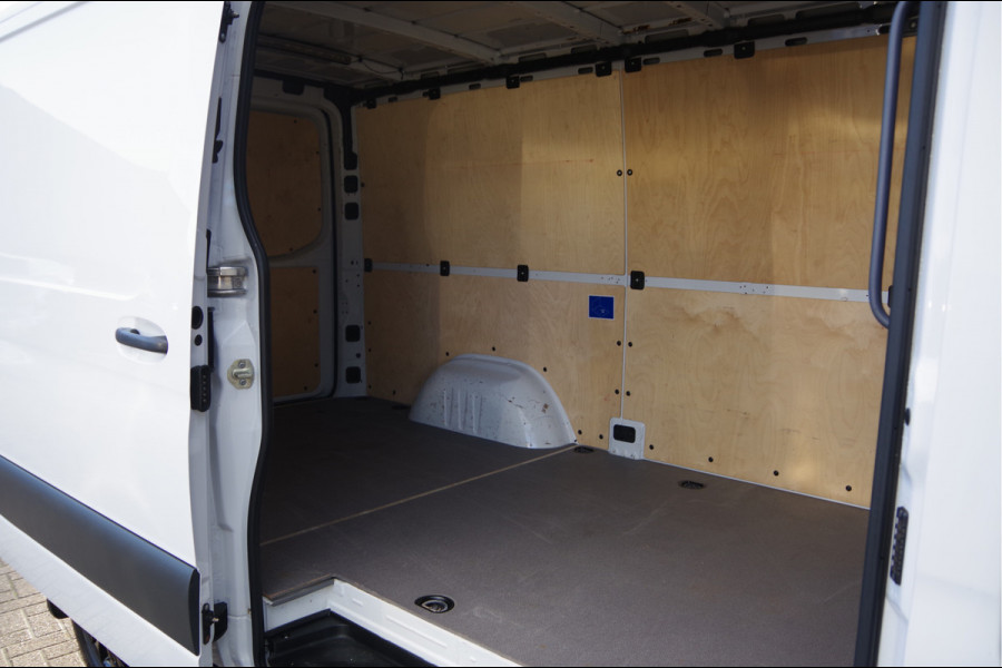 Mercedes-Benz Sprinter 319 3.0 CDI V6 L2H1 AUT. LED, 2.8T TREKHAAK, STANDKACHEL, CAMERA, NAVI, CLIMA