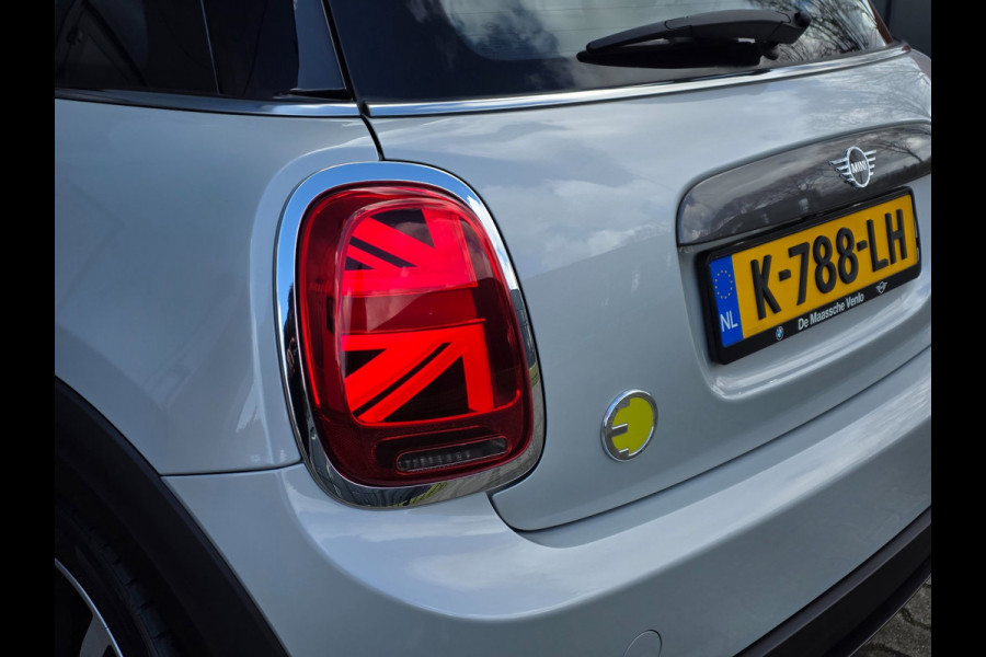 MINI Mini Electric Yours 33 kWh / NAP / 1 EIGENAAR / DEALER ONDERH. / STOELVERW. / CAMERA / KEYLESS / LEDER / PANO / DAB+ / HUD !