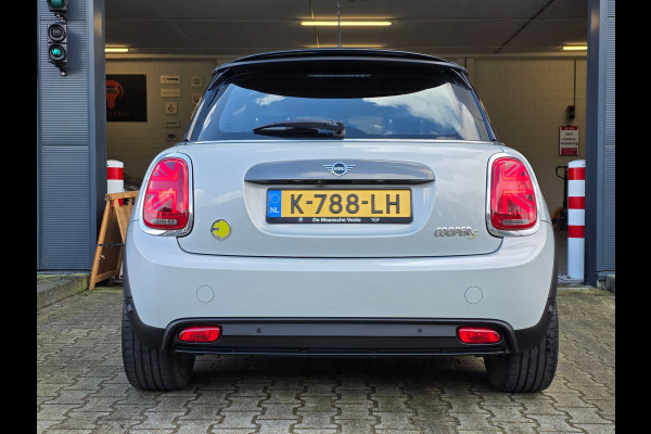 MINI Mini Electric Yours 33 kWh / NAP / 1 EIGENAAR / DEALER ONDERH. / STOELVERW. / CAMERA / KEYLESS / LEDER / PANO / DAB+ / HUD !