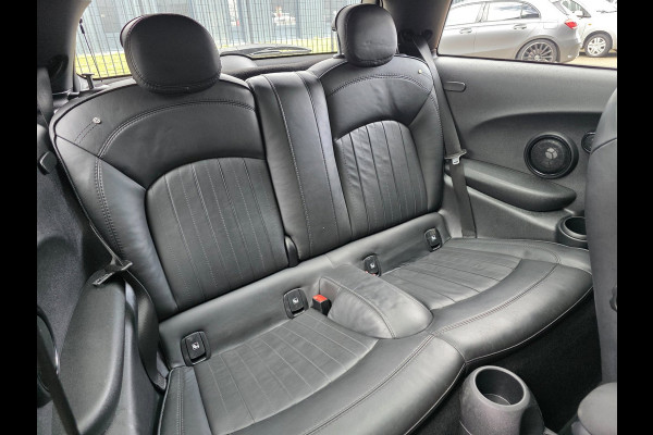 MINI Mini Electric Yours 33 kWh / NAP / 1 EIGENAAR / DEALER ONDERH. / STOELVERW. / CAMERA / KEYLESS / LEDER / PANO / DAB+ / HUD !