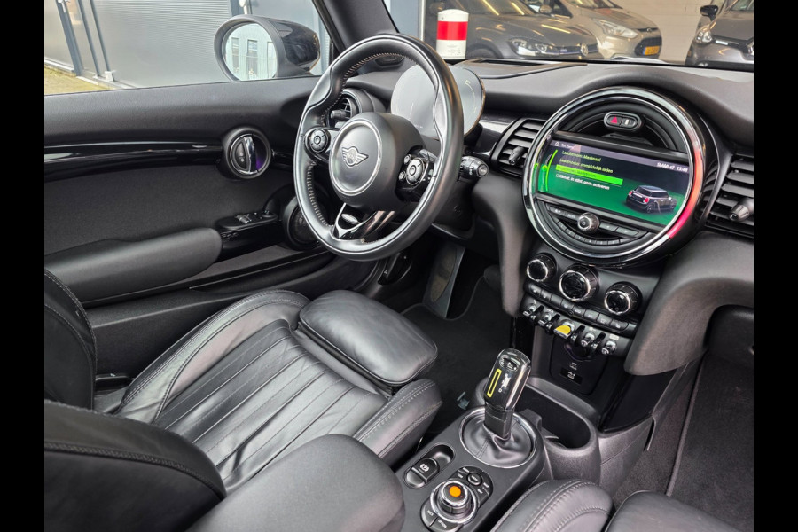 MINI Mini Electric Yours 33 kWh / NAP / 1 EIGENAAR / DEALER ONDERH. / STOELVERW. / CAMERA / KEYLESS / LEDER / PANO / DAB+ / HUD !