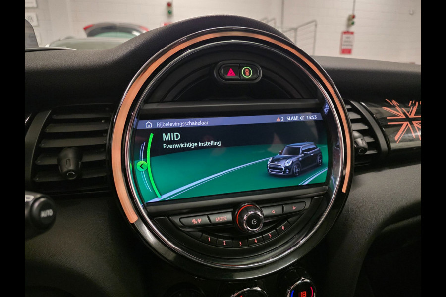 MINI Mini Electric Yours 33 kWh / NAP / 1 EIGENAAR / DEALER ONDERH. / STOELVERW. / CAMERA / KEYLESS / LEDER / PANO / DAB+ / HUD !