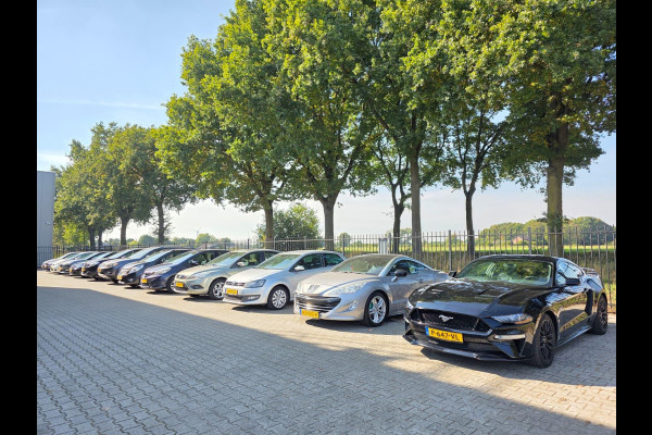 MINI Mini Electric Yours 33 kWh / NAP / 1 EIGENAAR / DEALER ONDERH. / STOELVERW. / CAMERA / KEYLESS / LEDER / PANO / DAB+ / HUD !