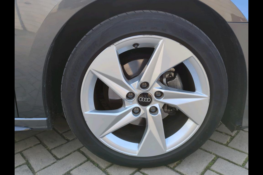 Audi A3 Limousine 30 TFSI S edition NL-AUTO | 1/2 LEDER | CARPLAY