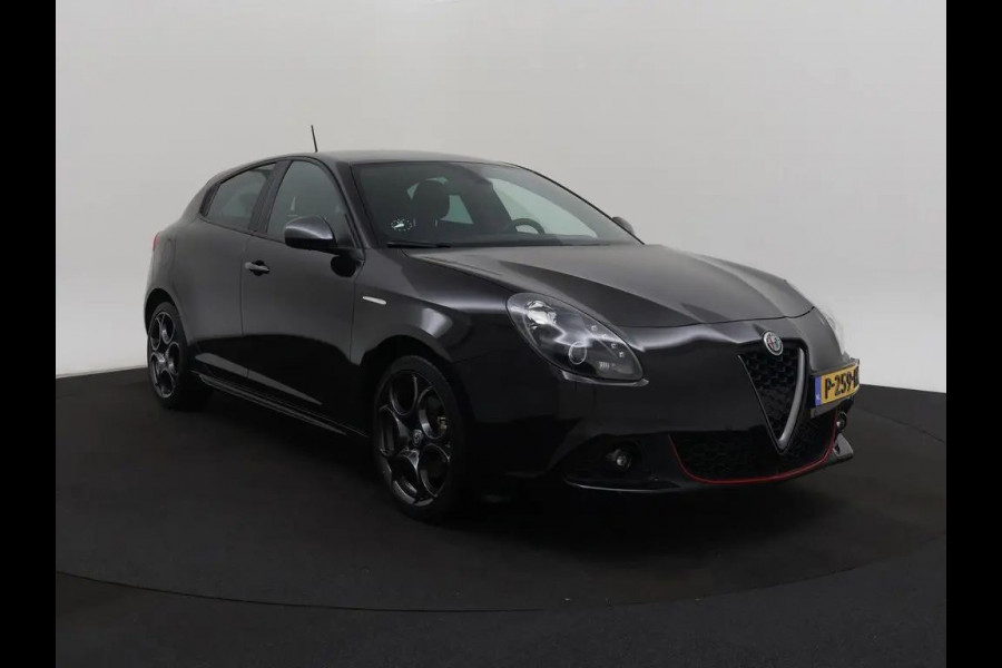 Alfa Romeo Giulietta 1.4 Turbo MultiAir Super - Automaat - Navi - Trekhaak - Climate - Xenon