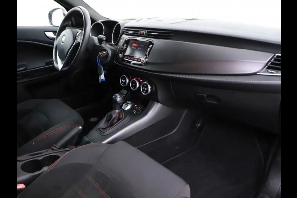 Alfa Romeo Giulietta 1.4 Turbo MultiAir Super - Automaat - Navi - Trekhaak - Climate - Xenon