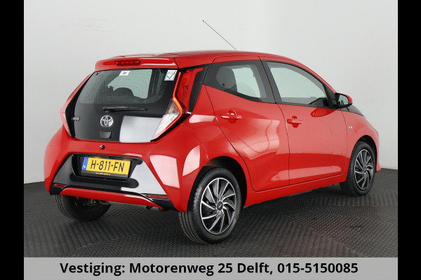 Toyota Aygo 1.0 VVT-i X-PLAY CARPLAY NAVI GARANTIE 2030* . CAMERA . DEALER ONDERHOUDEN . APPLE CARPLAY & ANDROID AUTO