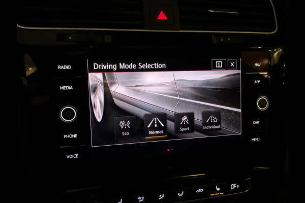 Volkswagen Golf 2.0 TSI GTI TCR Pano|Keyles|Akrapovic|Dynaudio