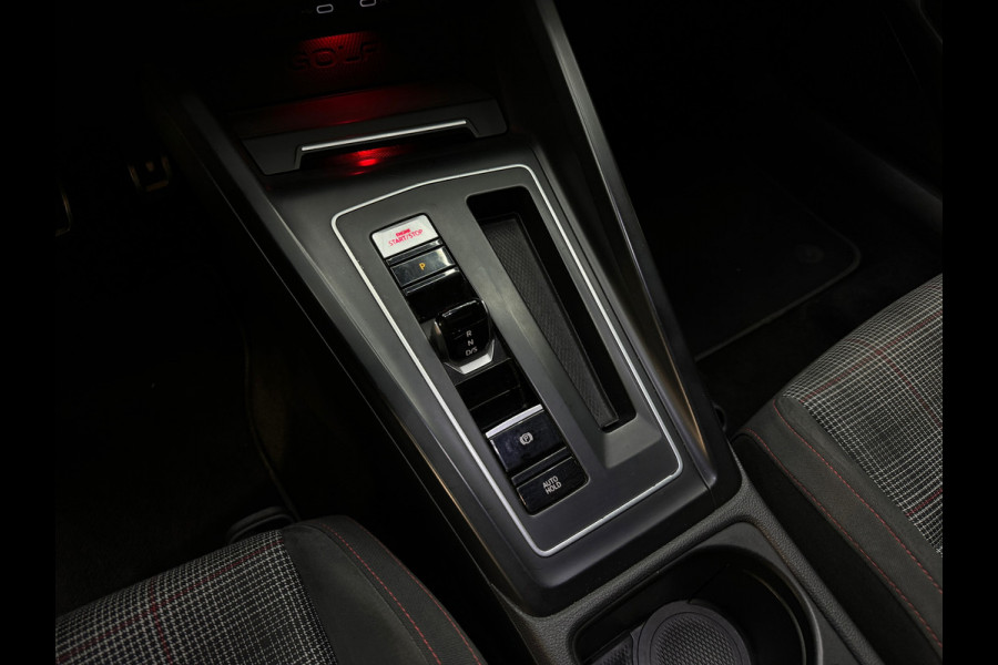 Volkswagen Golf 2.0 TSI GTI Pano|Sfeer|Camera|IQ|ACC|Lane Assist