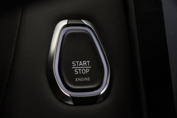 Lynk & Co 01 Lynk & Co 01 1.5 261PK Plug-in Hybrid *Zwarte Hemel* 360° Camera Pano/dak Apple/Carplay Adaptive/Cruise