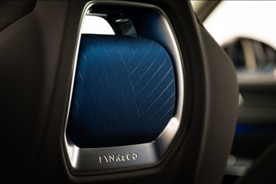 Lynk & Co 01 Lynk & Co 01 1.5 261PK Plug-in Hybrid *Zwarte Hemel* 360° Camera Pano/dak Apple/Carplay Adaptive/Cruise