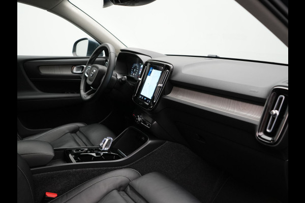 Volvo XC40 T4 Recharge Inscription 211pk PHEV Dealer O.H. | Trekhaak Af Fabriek | Adaptive Cruise | 360 Camera | Lederen Sportstoelen Memory & Verwarmd | Stuur Verwarmd | Apple Carplay | Keyless | Blis | Navigatie | DAB | Plug In Hybrid