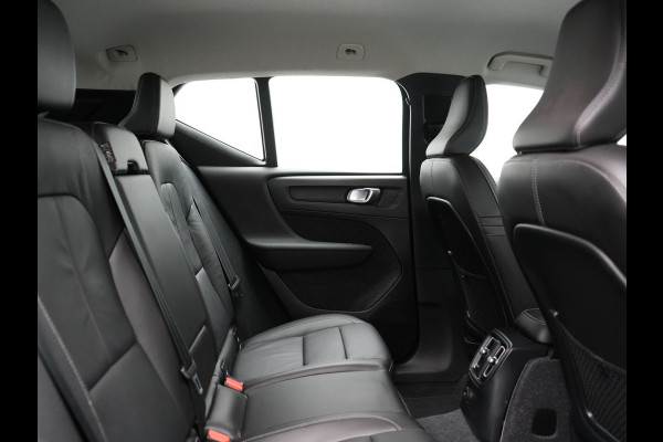 Volvo XC40 T4 Recharge Inscription 211pk PHEV Dealer O.H. | Trekhaak Af Fabriek | Adaptive Cruise | 360 Camera | Lederen Sportstoelen Memory & Verwarmd | Stuur Verwarmd | Apple Carplay | Keyless | Blis | Navigatie | DAB | Plug In Hybrid