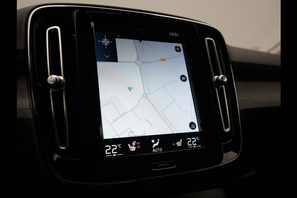 Volvo XC40 T4 Recharge Inscription 211pk PHEV Dealer O.H. | Trekhaak Af Fabriek | Adaptive Cruise | 360 Camera | Lederen Sportstoelen Memory & Verwarmd | Stuur Verwarmd | Apple Carplay | Keyless | Blis | Navigatie | DAB | Plug In Hybrid