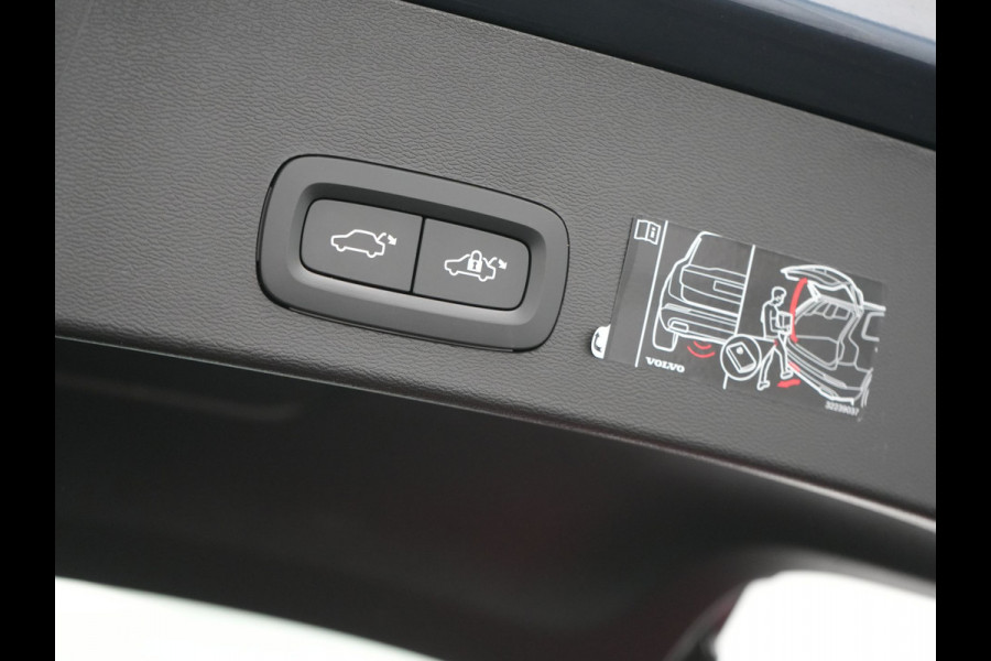Volvo XC40 T4 Recharge Inscription 211pk PHEV Dealer O.H. | Trekhaak Af Fabriek | Adaptive Cruise | 360 Camera | Lederen Sportstoelen Memory & Verwarmd | Stuur Verwarmd | Apple Carplay | Keyless | Blis | Navigatie | DAB | Plug In Hybrid