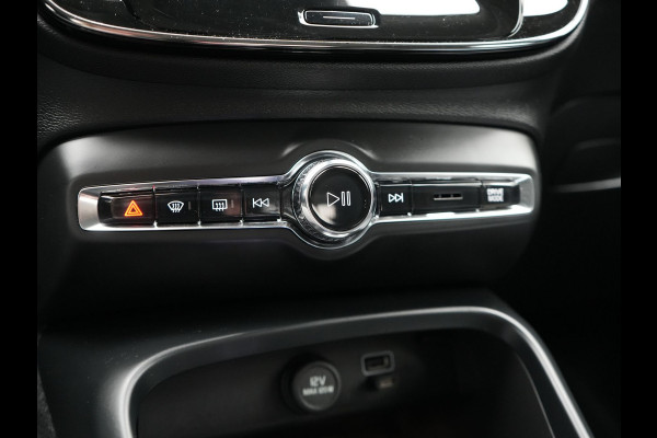 Volvo XC40 T4 Recharge Inscription 211pk PHEV Dealer O.H. | Trekhaak Af Fabriek | Adaptive Cruise | 360 Camera | Lederen Sportstoelen Memory & Verwarmd | Stuur Verwarmd | Apple Carplay | Keyless | Blis | Navigatie | DAB | Plug In Hybrid