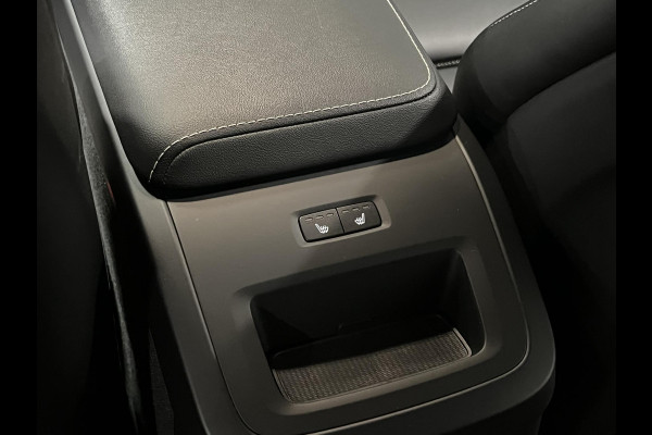 Volvo XC60 2.0 T6 Plug-in hybrid AWD Plus Dark Trekhaak | Adapt. cruise | Open dak | Stuur-/stoelverwarming | Achteruitrij camera | Memory | Carplay