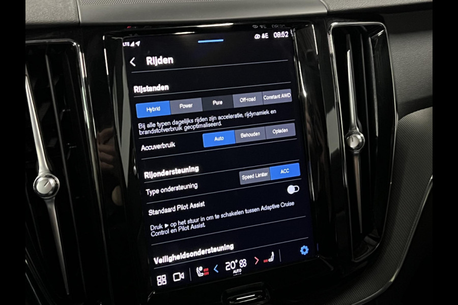 Volvo XC60 2.0 T6 Plug-in hybrid AWD Plus Dark Trekhaak | Adapt. cruise | Open dak | Stuur-/stoelverwarming | Achteruitrij camera | Memory | Carplay