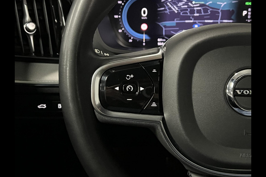 Volvo XC60 2.0 T6 Plug-in hybrid AWD Plus Dark Trekhaak | Adapt. cruise | Open dak | Stuur-/stoelverwarming | Achteruitrij camera | Memory | Carplay