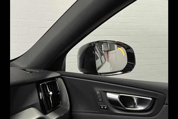 Volvo XC60 2.0 T6 Plug-in hybrid AWD Plus Dark Trekhaak | Adapt. cruise | Open dak | Stuur-/stoelverwarming | Achteruitrij camera | Memory | Carplay